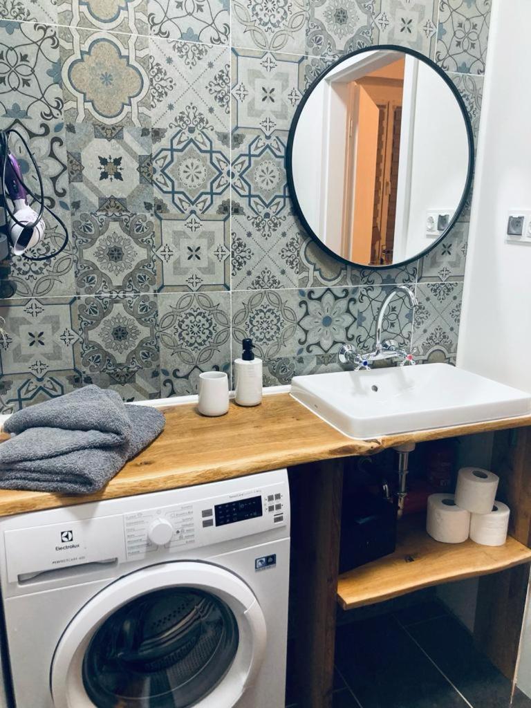 Sweet Apartment *